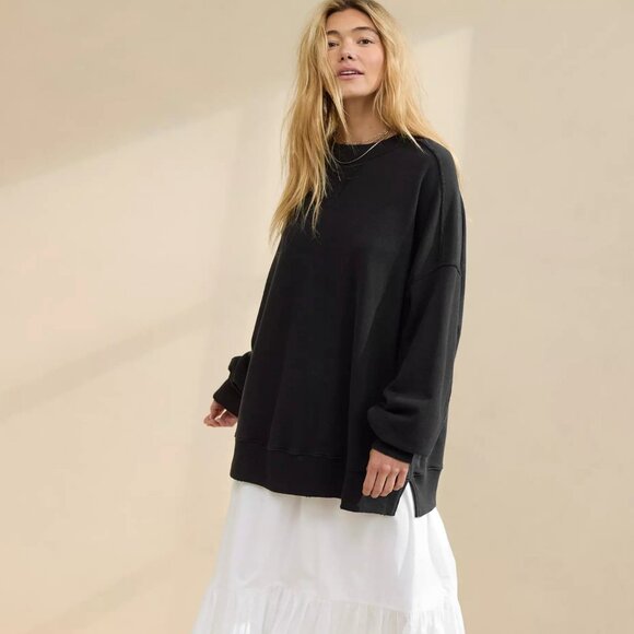 Tops - Women's Loose, Casual Crewneck Sweatshirt Jacket for Commuters: A sophisticated